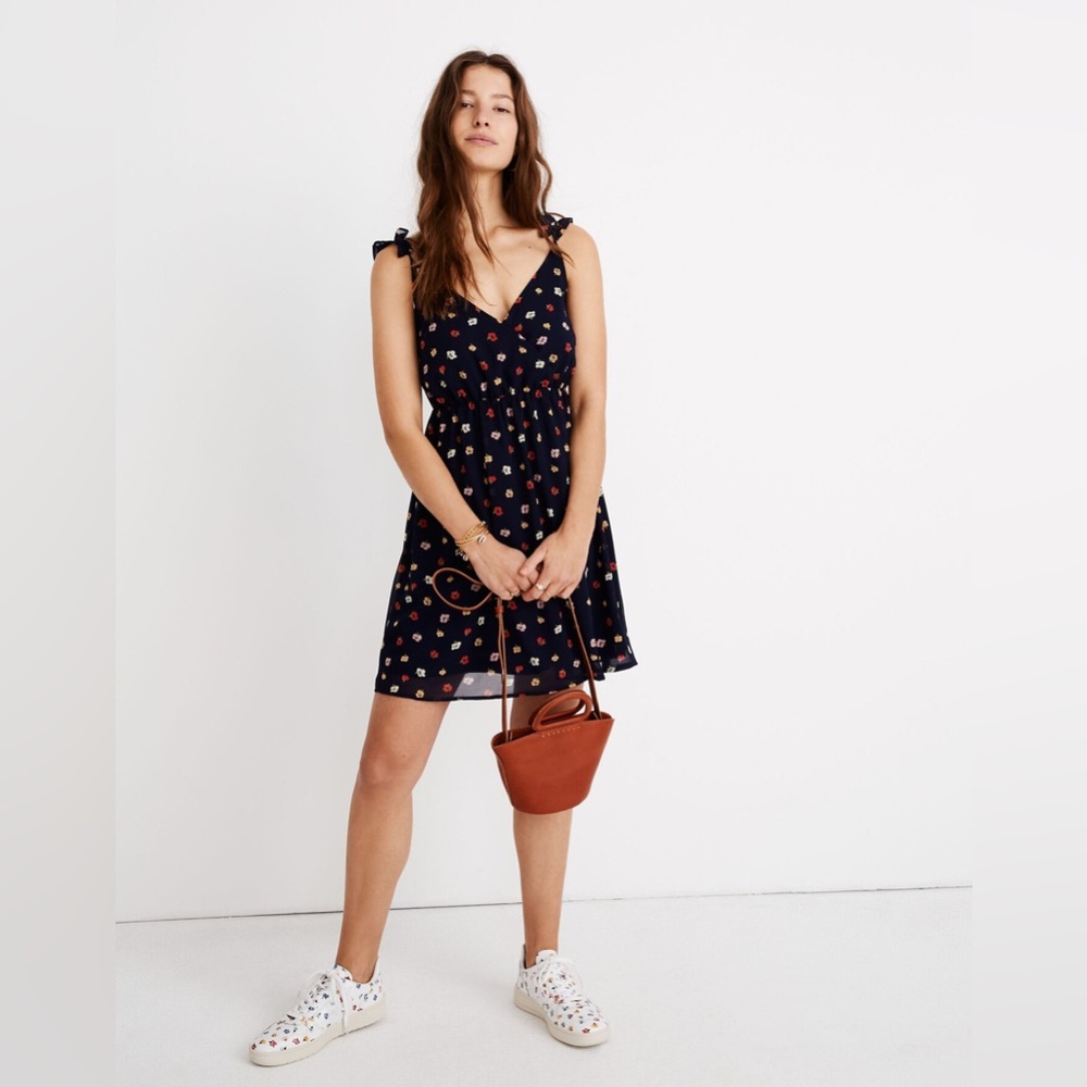 Madewell Ruffle-Strap Wrap Dress in Confetti Floral Navy Size 10